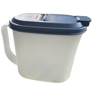 Tupperware Quart Drink Dispenser Country Blue 2189-A1 Cottagecore Farmhouse